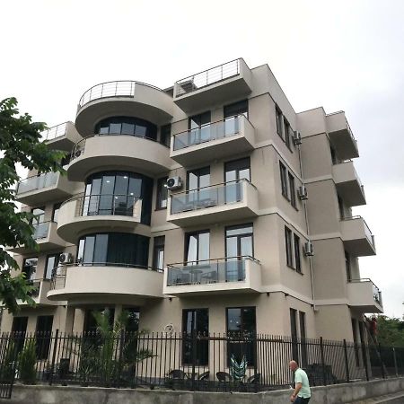 Hotel Fleur De Lis โกนิโอ ภายนอก รูปภาพ