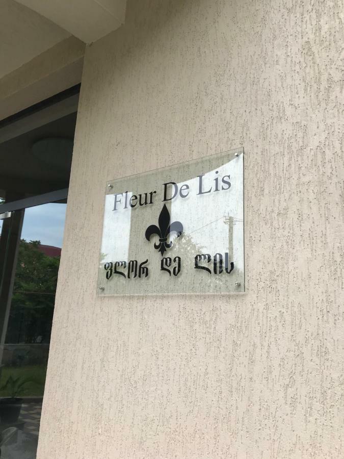 Hotel Fleur De Lis โกนิโอ ภายนอก รูปภาพ